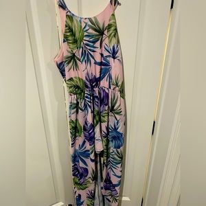 Vacation floral Hilow romper never worn.